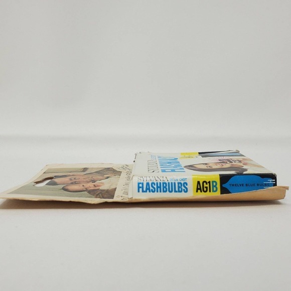 Vintage Sylvania Blue Dot‎ AG1B Flashbulbs 1960s 1970s 1 Open Box Quantity (9) - Picture 5 of 6